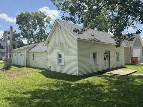 320 North Walnut Street Arthur IL 61911