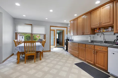 60 Arizona Lane Hoffman Estates IL 60169