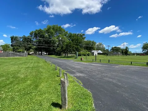 136 Saugatuck Road Montgomery IL 60538