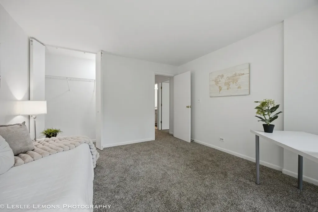 1833 Four Lakes Avenue Lisle IL 60532