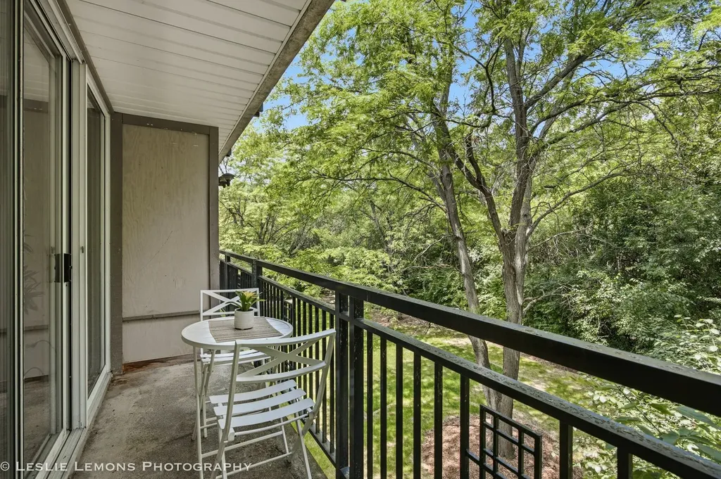 1833 Four Lakes Avenue Lisle IL 60532