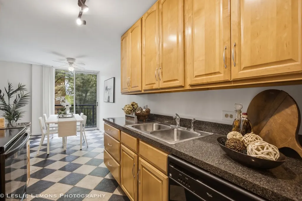 1833 Four Lakes Avenue Lisle IL 60532