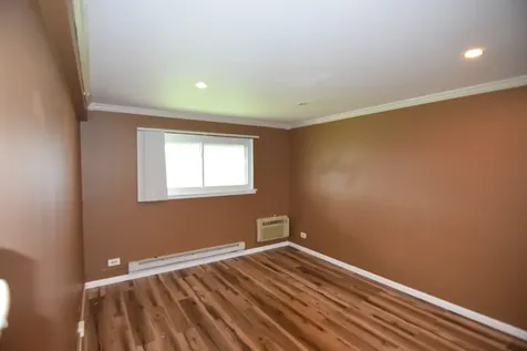 1910 West Hatherleigh Court Mount Prospect IL 60056