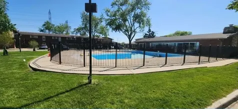 1910 West Hatherleigh Court Mount Prospect IL 60056
