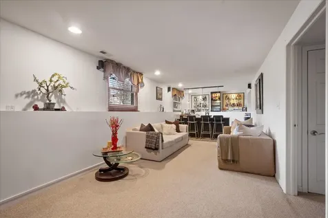 517 Longwood Drive Buffalo Grove IL 60089