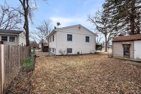 517 Longwood Drive Buffalo Grove IL 60089