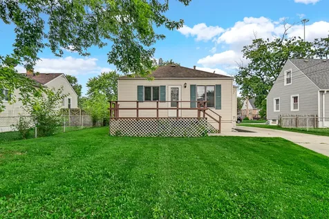 17513 Community Street Lansing IL 60438