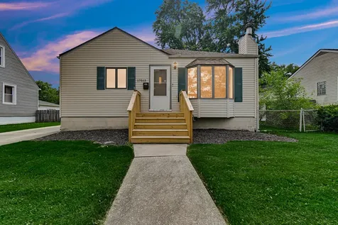 17513 Community Street Lansing IL 60438