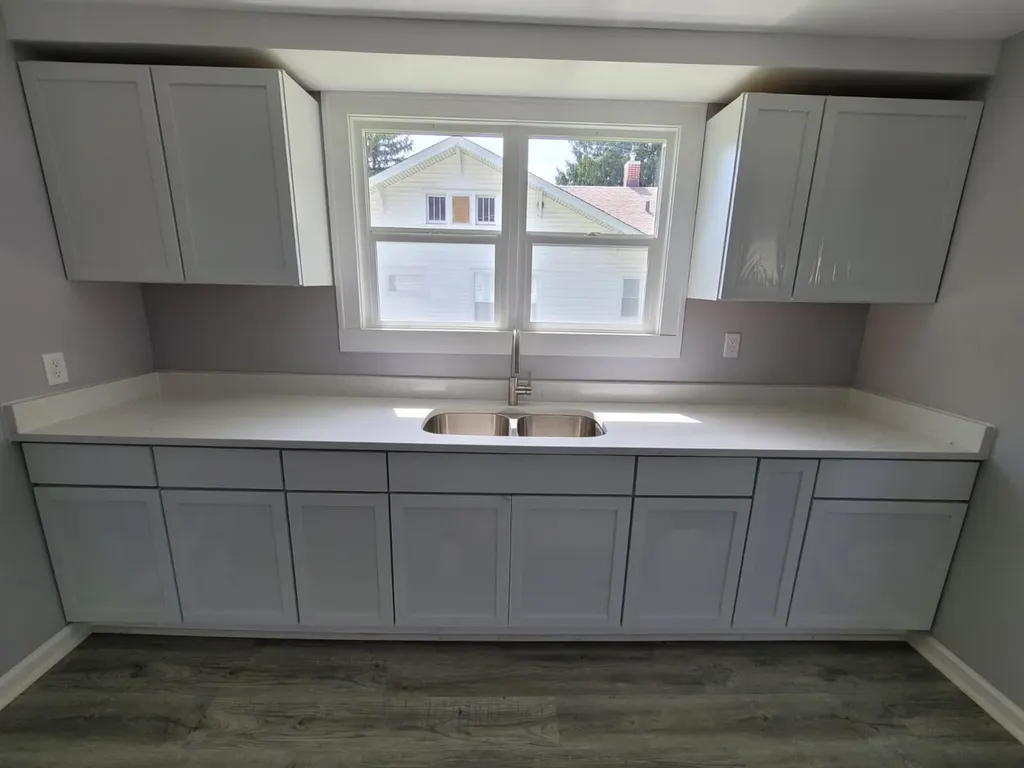 826 Grove Street Aurora IL 60505