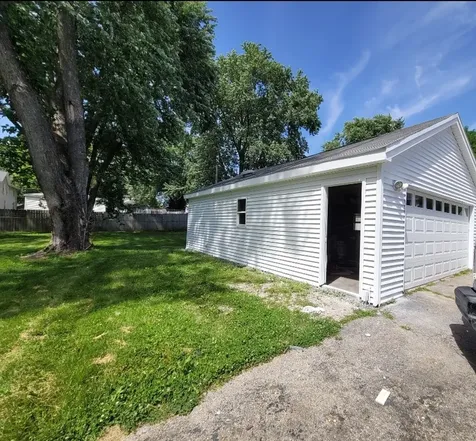 826 Grove Street Aurora IL 60505