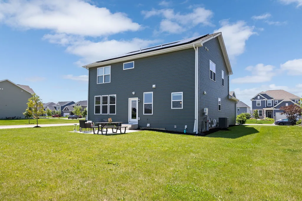 2088 Bent Grass Way Bolingbrook IL 60490