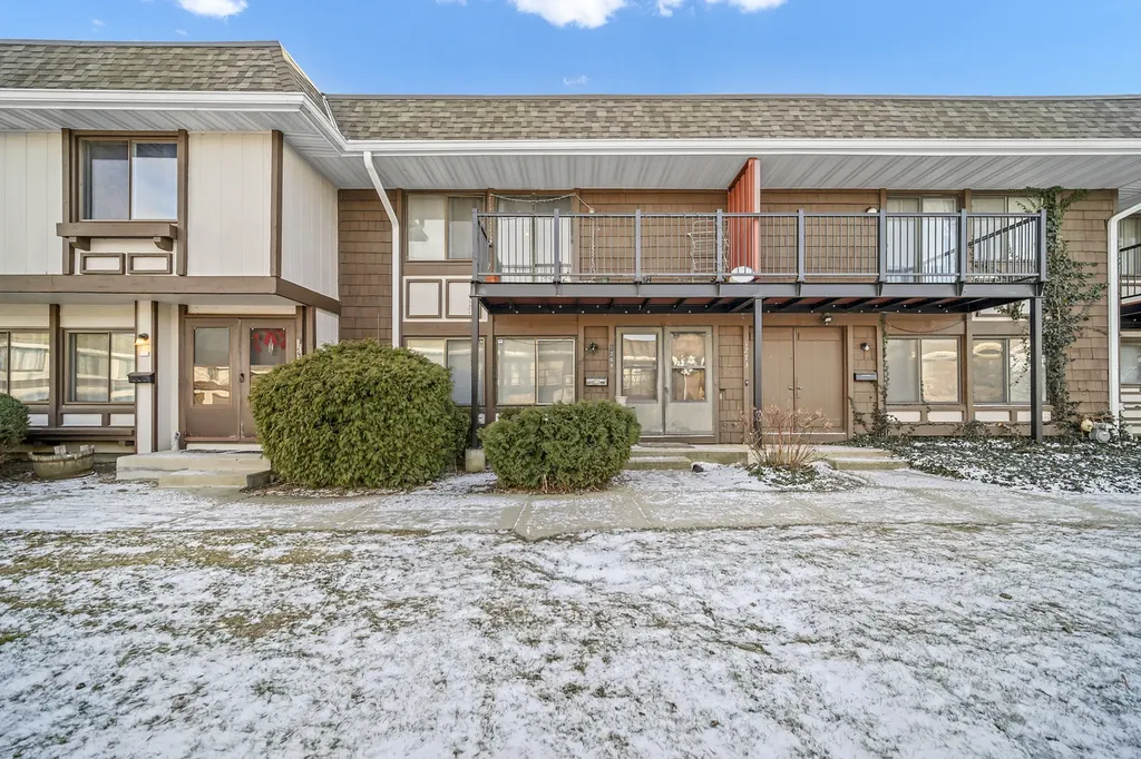 1269 Court D Hanover Park IL 60133