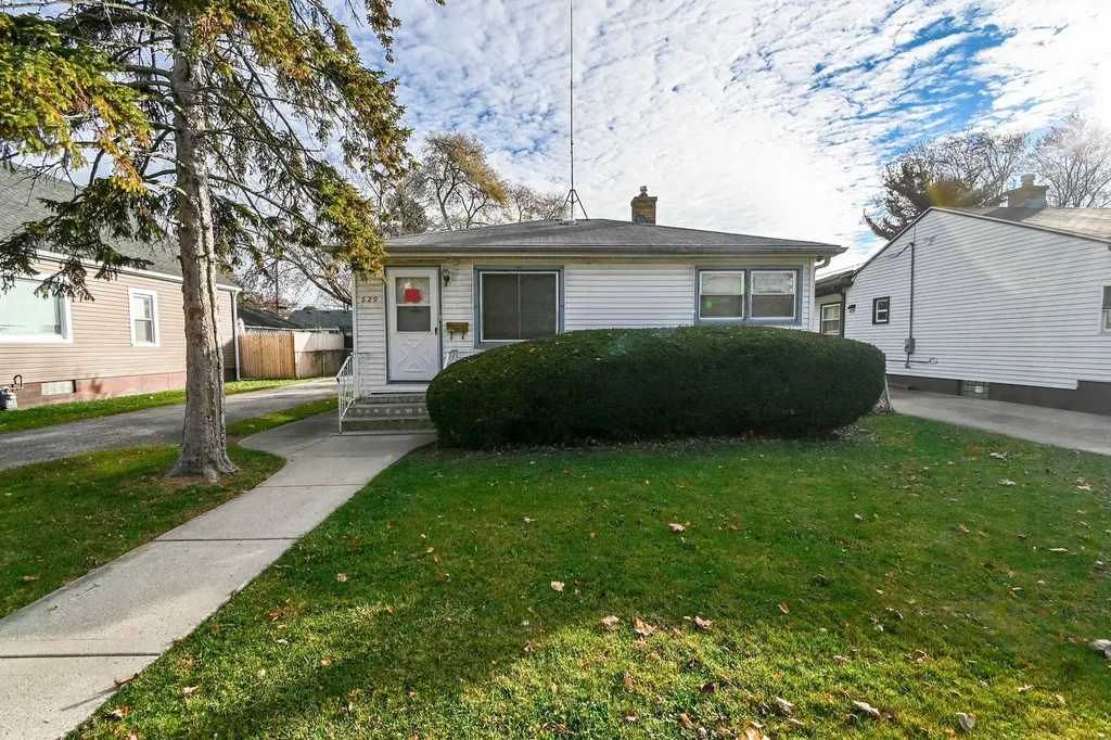 629 South Fulton Avenue Waukegan IL 60085