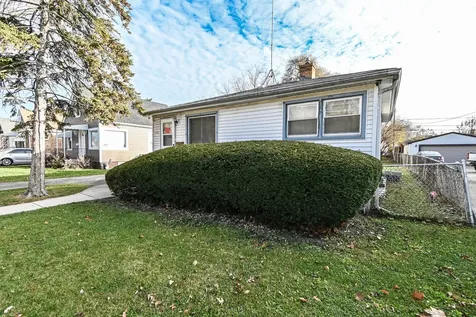 629 South Fulton Avenue Waukegan IL 60085