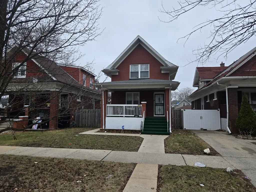 316 South 10th Avenue Maywood IL 60153