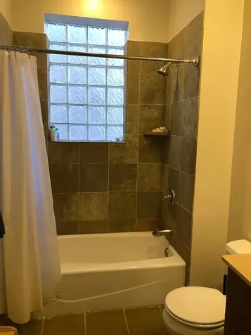 2054 West Chase Avenue Chicago IL 60626