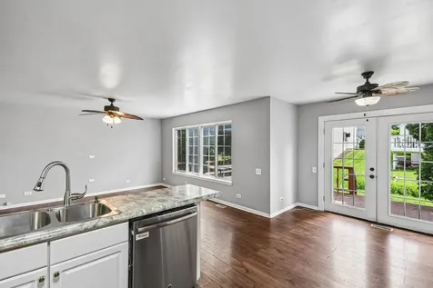 561 Ivory Lane Bartlett IL 60103