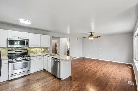 561 Ivory Lane Bartlett IL 60103