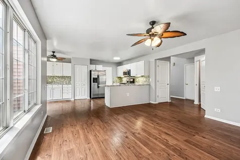 561 Ivory Lane Bartlett IL 60103