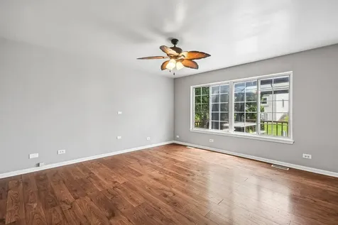 561 Ivory Lane Bartlett IL 60103