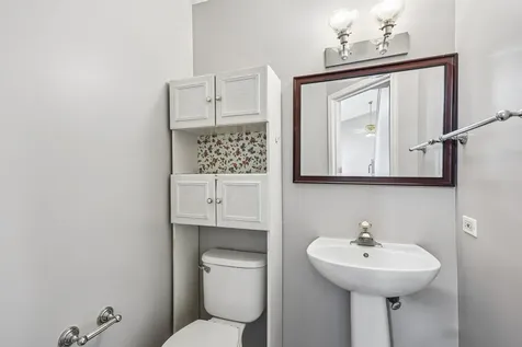 561 Ivory Lane Bartlett IL 60103