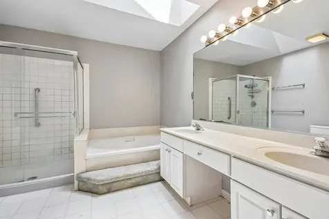 561 Ivory Lane Bartlett IL 60103