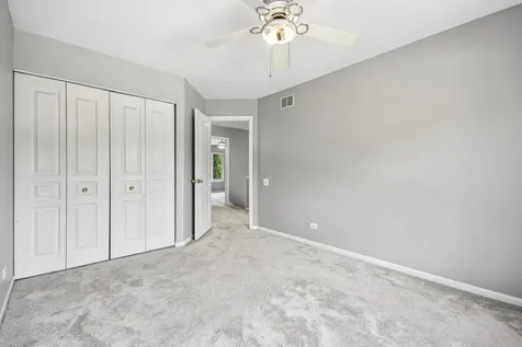 561 Ivory Lane Bartlett IL 60103