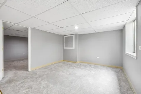 561 Ivory Lane Bartlett IL 60103