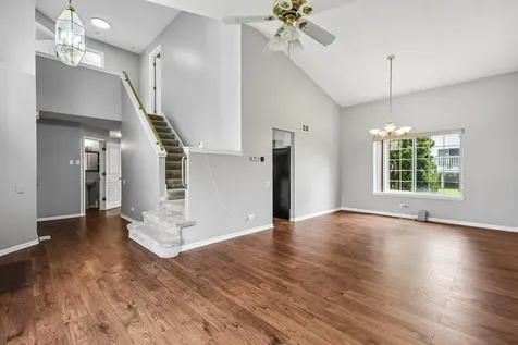 561 Ivory Lane Bartlett IL 60103