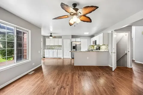 561 Ivory Lane Bartlett IL 60103