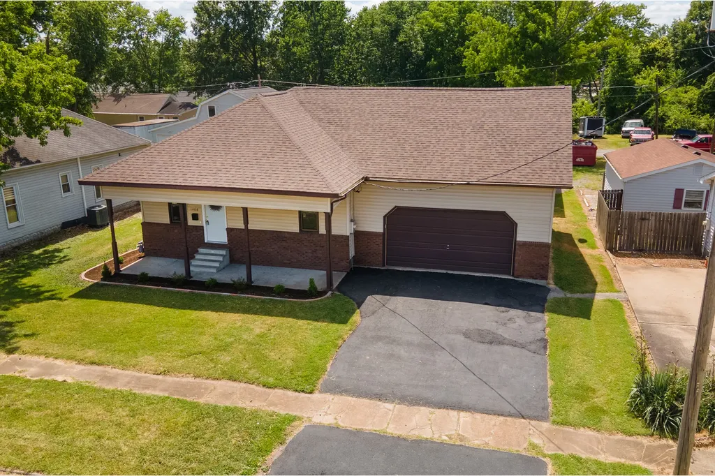 1406 North Glendale Street Marion IL 62959