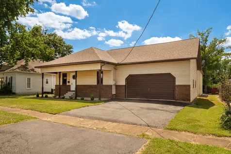 1406 North Glendale Street Marion IL 62959