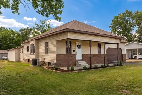 1406 North Glendale Street Marion IL 62959