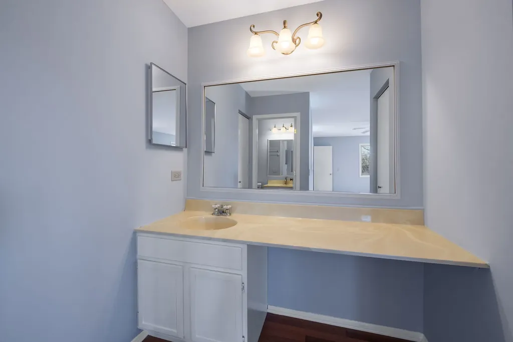 1008 Churchill Drive Naperville IL 60563