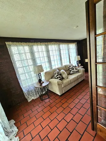 186 North Du Bois Avenue Elgin IL 60123
