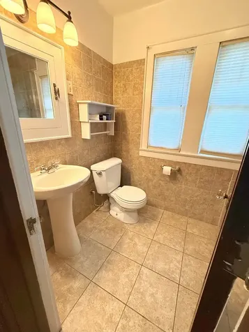 186 North Du Bois Avenue Elgin IL 60123
