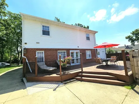 186 North Du Bois Avenue Elgin IL 60123