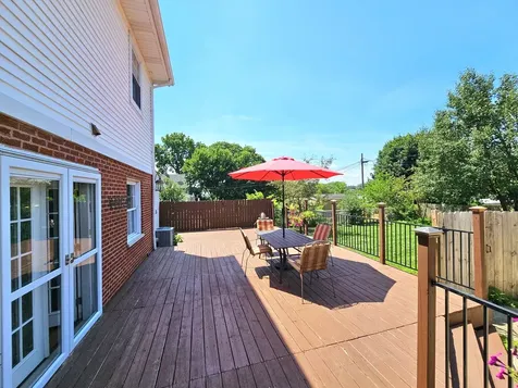 186 North Du Bois Avenue Elgin IL 60123