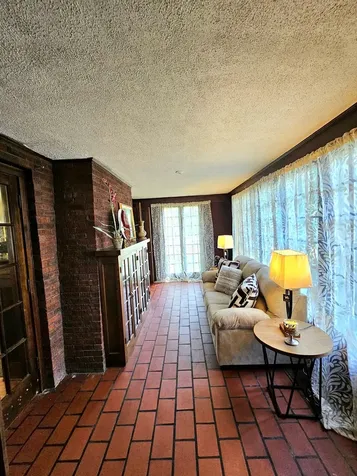 186 North Du Bois Avenue Elgin IL 60123