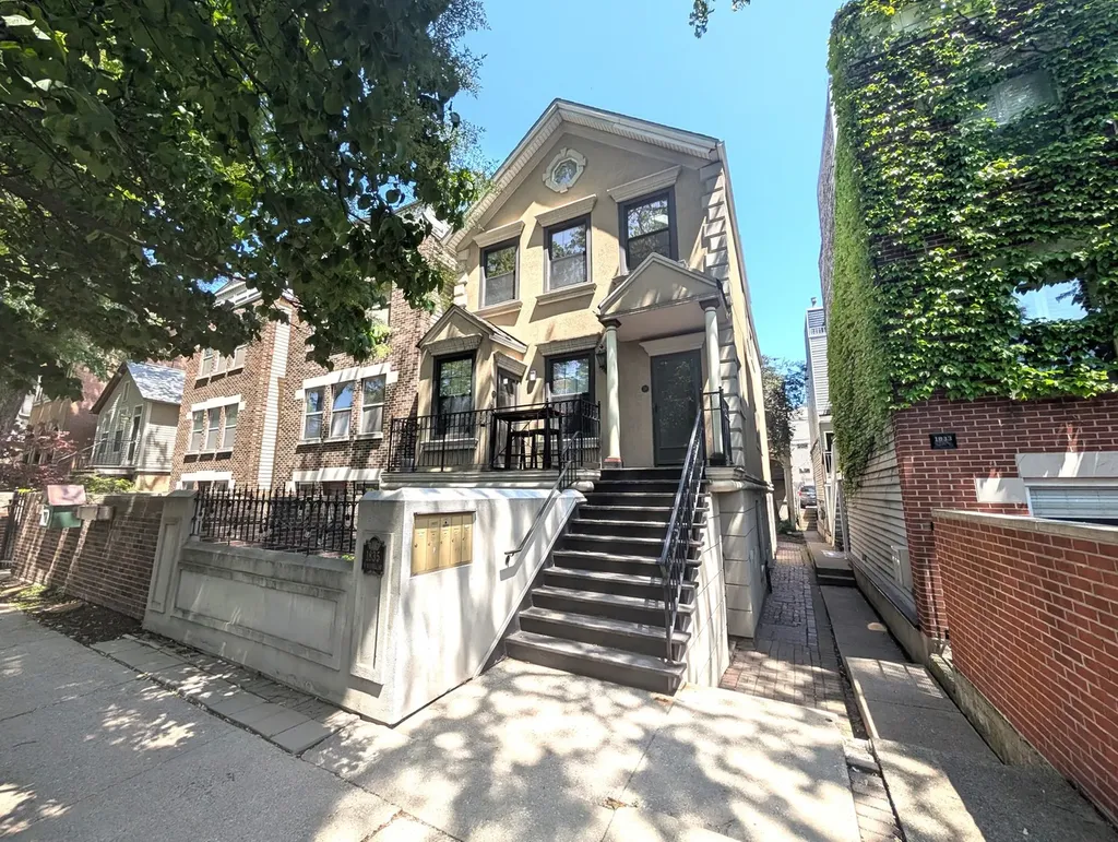 1835 North Bissell Street Chicago IL 60614