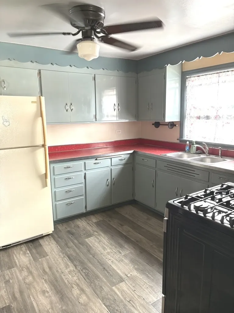 10525 South Millard Avenue Chicago IL 60655