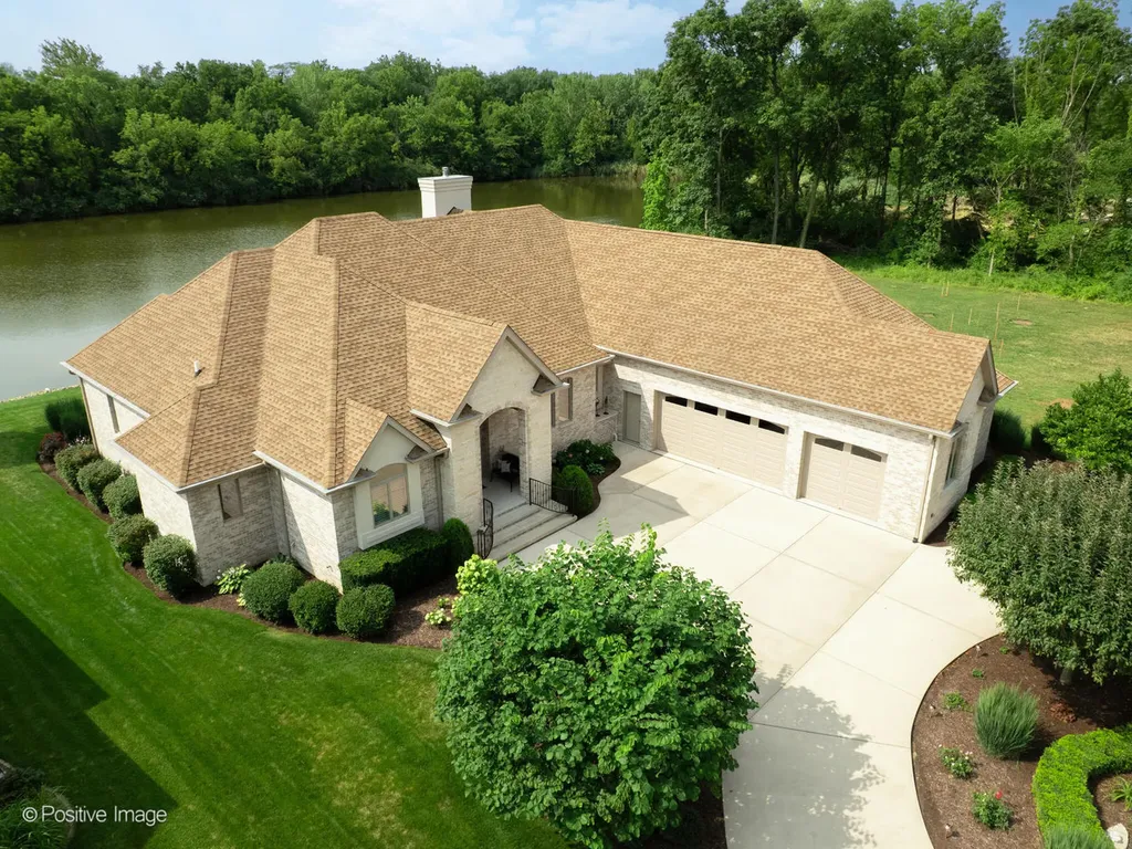335 Edgewater Drive Morris IL 60450