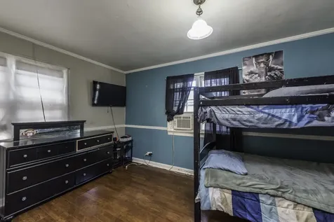 2408 Elim Avenue Zion IL 60099