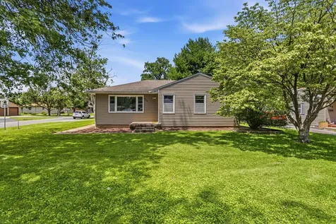 809 South Division Street Mahomet IL 61853