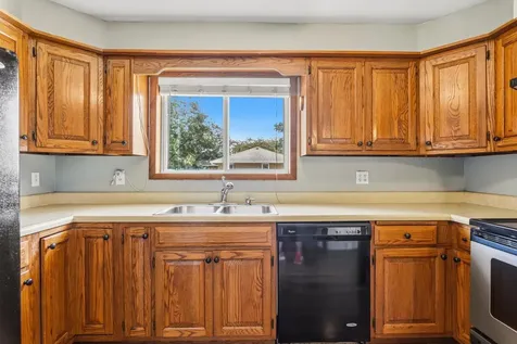 809 South Division Street Mahomet IL 61853