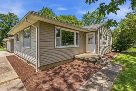 809 South Division Street Mahomet IL 61853