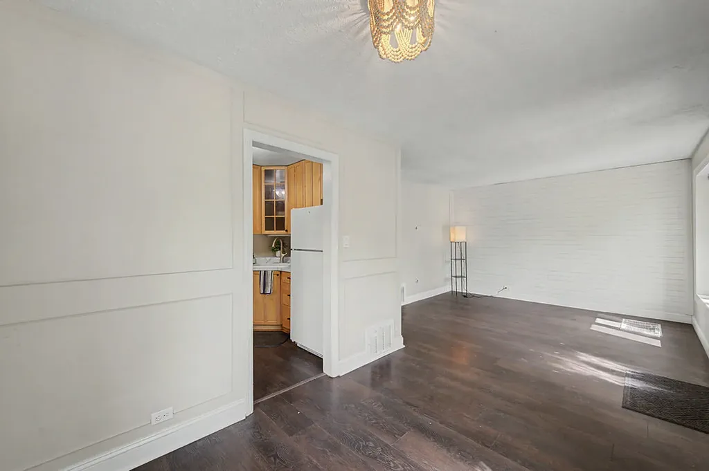 11336 South Avenue G Chicago IL 60617