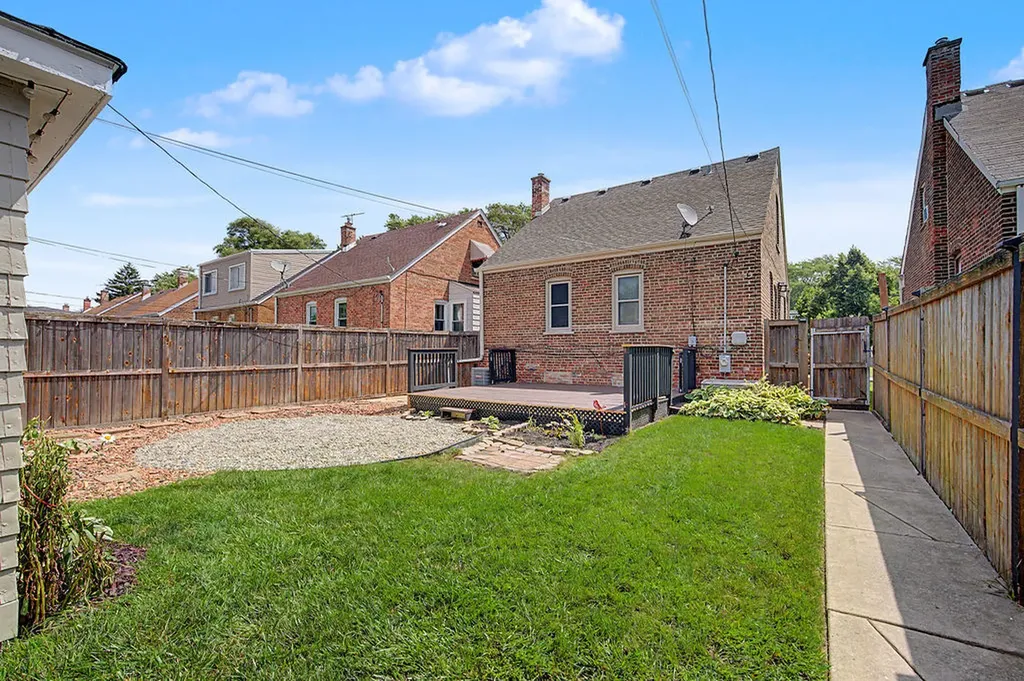 11336 South Avenue G Chicago IL 60617