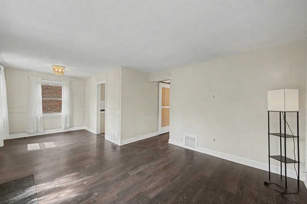 11336 South Avenue G Chicago IL 60617