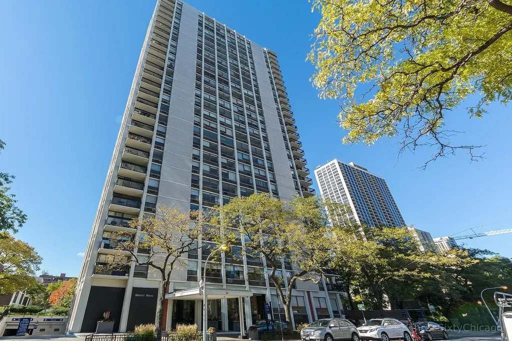 1455 North Sandburg Terrace Chicago IL 60610